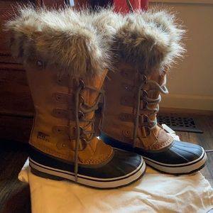 Joan of Arctic Boot